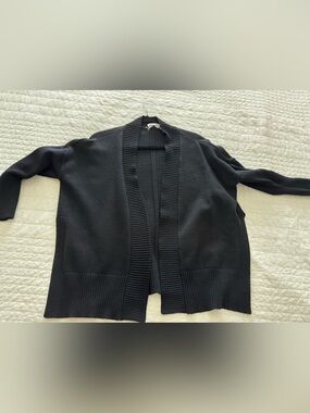 RD classic black sweater size XS